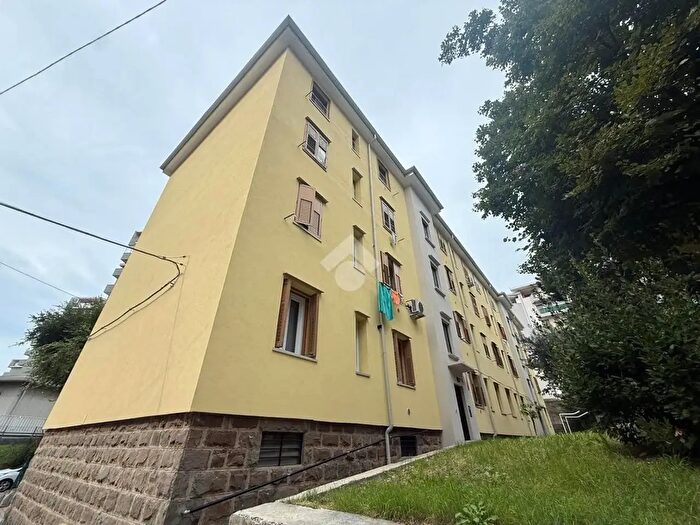Appartamento bilocale in vendita in Via Umago, Trieste