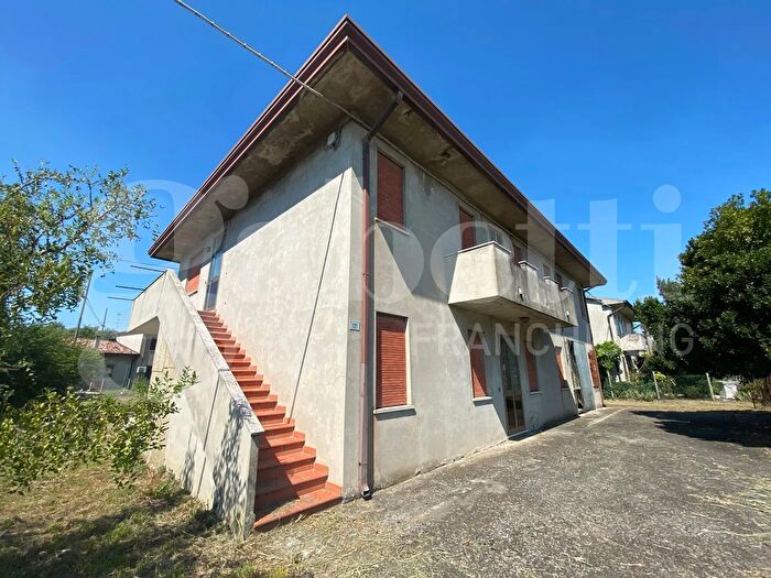 Casa con 12 locali in vendita in Lama Polesine Via P Mascagni, Ceregnano