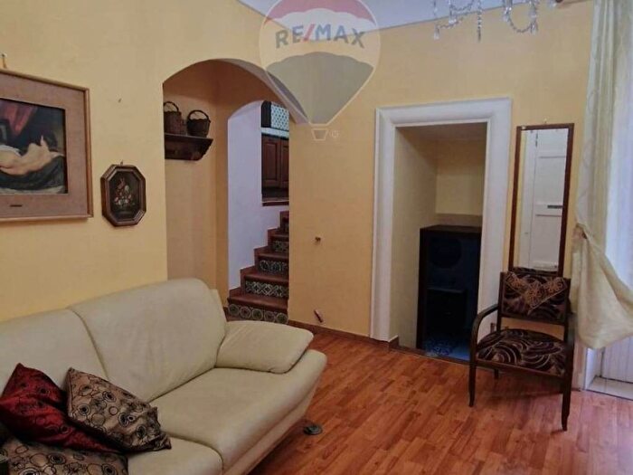 Appartamento trilocale in affitto in Via Luigi Sturzo, Centro, Caltagirone