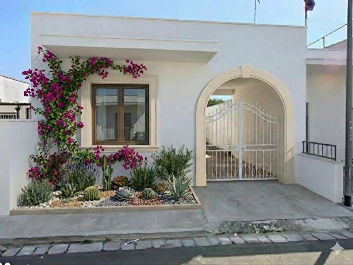 Casa trilocale in vendita in Via Messina, Casarano