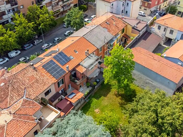 Appartamento trilocale in affitto in Via Galileo Galilei, Verona