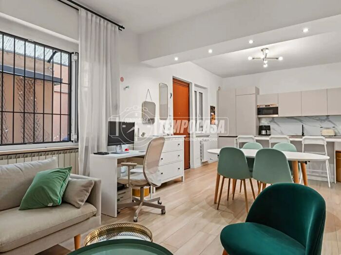 Appartamento trilocale in vendita in Via Luigi Resnati B, Milano