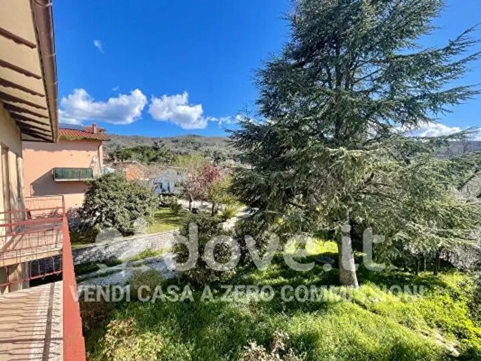 Casa con 6 locali in vendita in Via degli Etruschi, Paciano