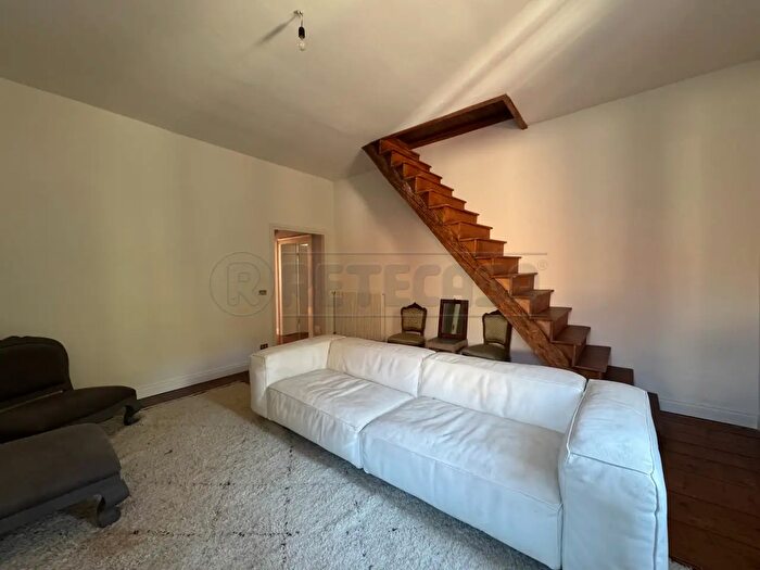 Casa con 7 locali in vendita in Bassano Del Grappa