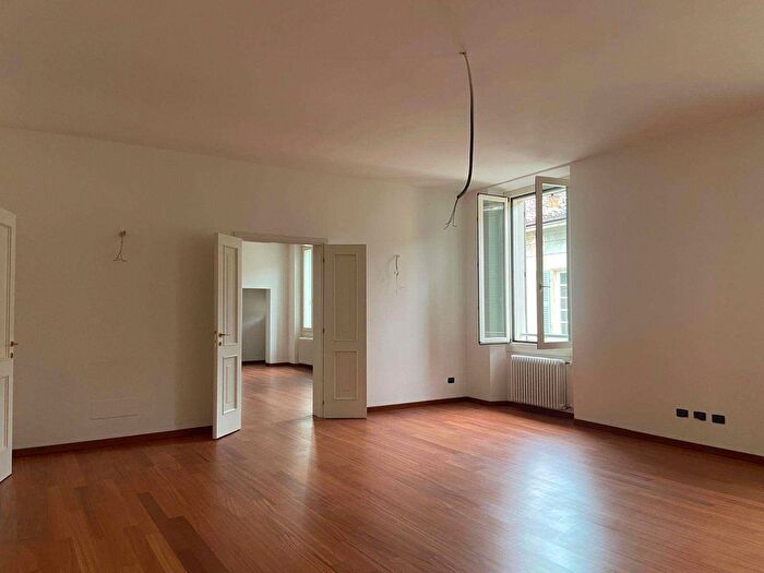 Appartamento con 6 locali in vendita in Reggio Emilia