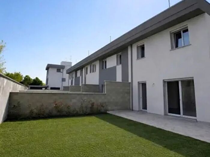 Casa quadrilocale in vendita in Galliate