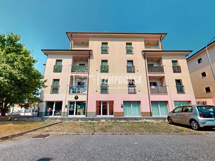 Appartamento trilocale in vendita in Via Piero Bottoni, Mantova