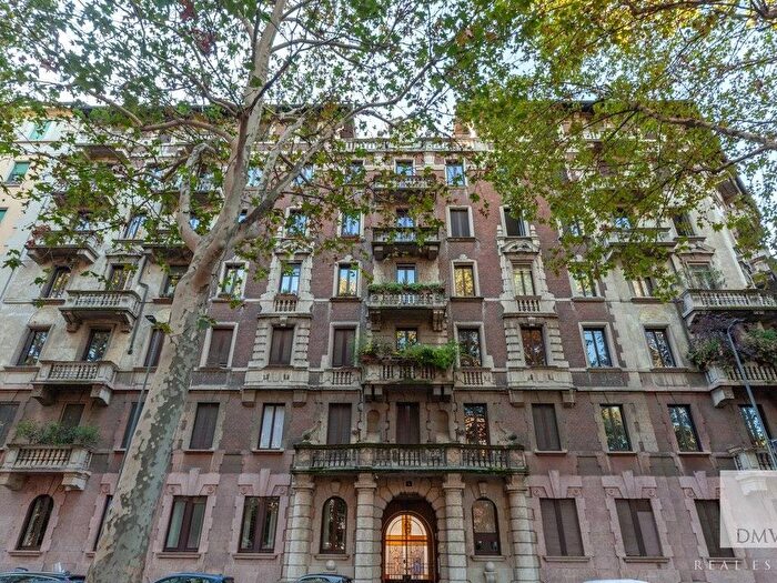 Appartamento trilocale in affitto in Piazza giuseppe grandi, Porta Vittoria, Milano