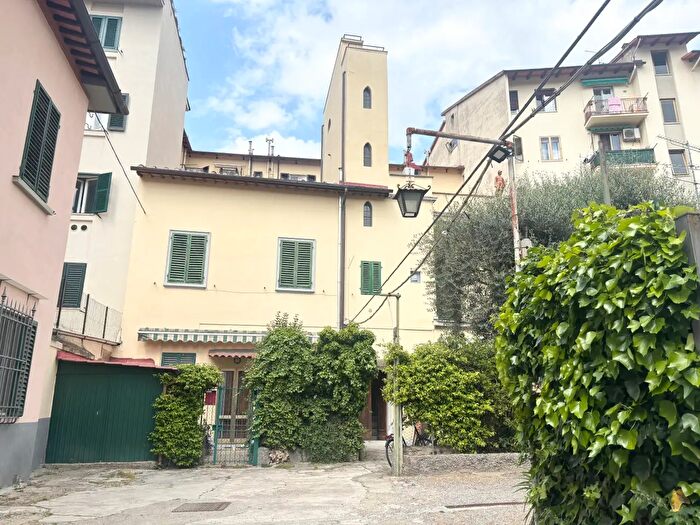 Appartamento con 5 locali in vendita in Via Bronzino, Firenze