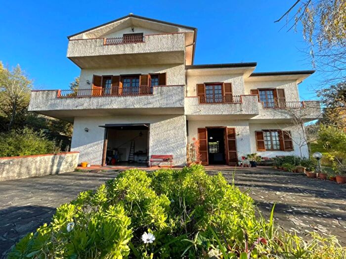 Casa con 18 locali in vendita in Sora Frosinone, Sora