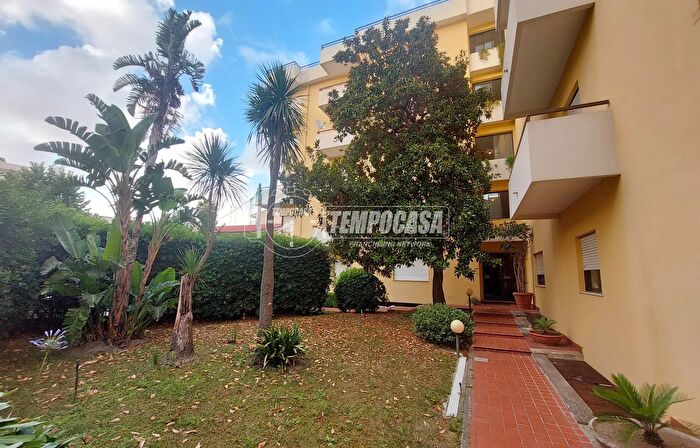 Appartamento quadrilocale in vendita in Via Fosse Ardeatine, Barcellona Pozzo Di Gotto