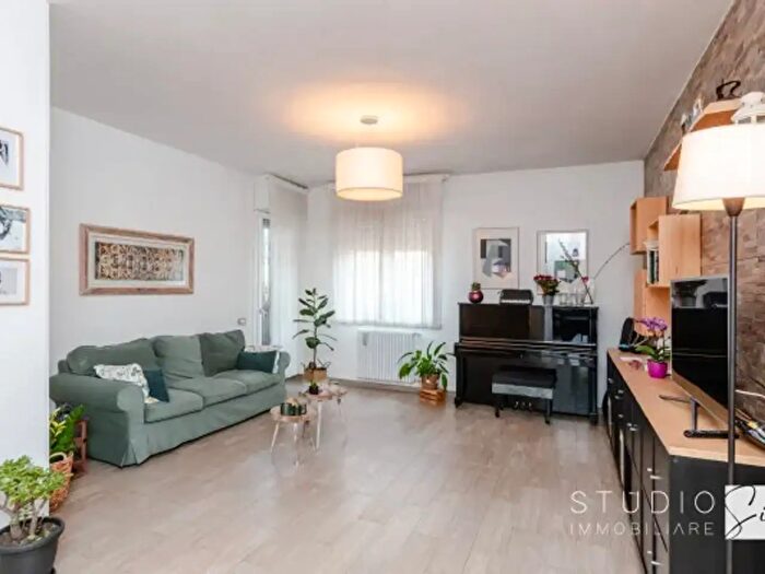 Appartamento con 5 locali in vendita in Via della Costituzione, Montale