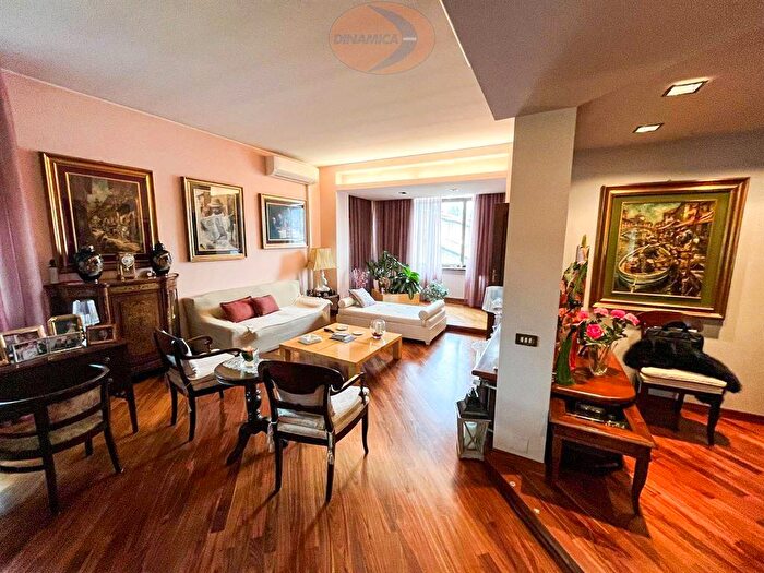 Appartamento quadrilocale in vendita in Via Cesare Beccaria, Besana In Brianza