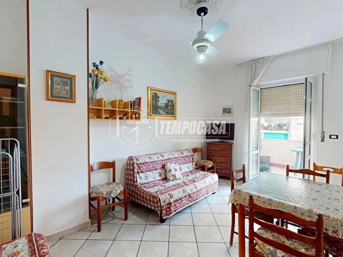 Appartamento bilocale in vendita in Via Michelangelo, Borghetto Santo Spirito