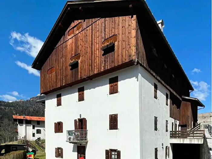 Appartamento con 6 locali in vendita in San Vito Di Cadore