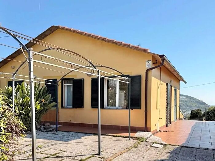 Casa trilocale in vendita in Via Beglini Snc, Taggia