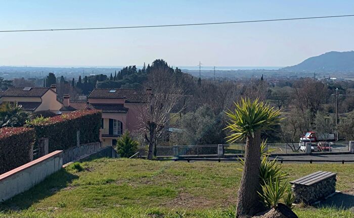 Casa con 5 locali in vendita in Fosdinovo