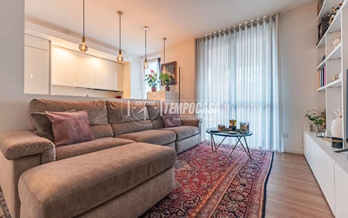 Appartamento trilocale in vendita in Via Ludovico Ariosto, Cusago