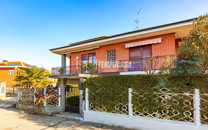 Casa con 5 locali in vendita in Via Giuseppe Marchisio, Poirino