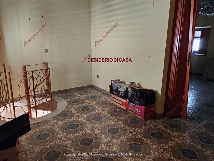 Casa con 6 locali in vendita in Carini