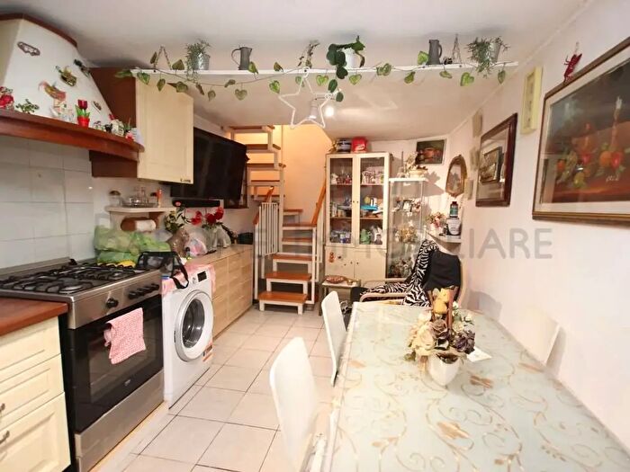 Appartamento con 5 locali in vendita in Via Frigido, Massa