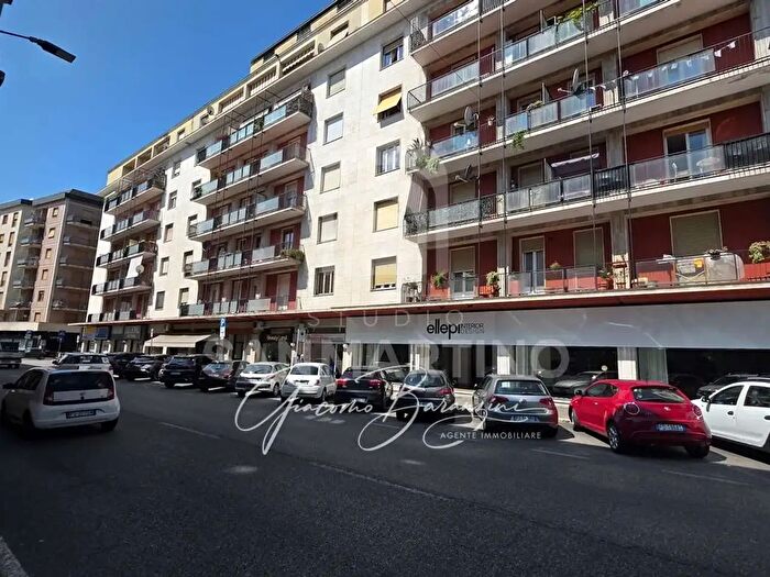 Appartamento bilocale in vendita in Via Carlo Carcano, Varese