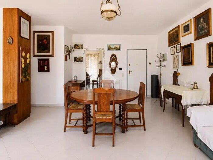 Appartamento con 5 locali in vendita in Via Domenico Cimarosa, Lecce