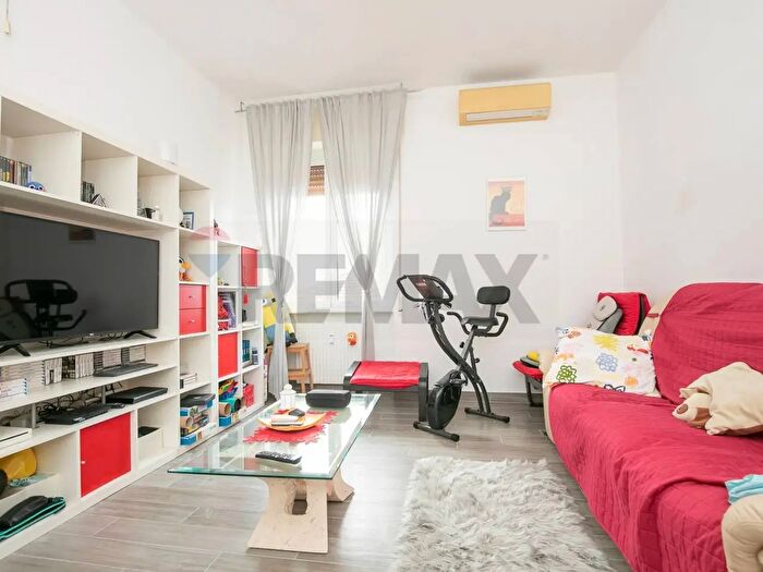 Appartamento con 7 locali in vendita in Via Fratelli Gazzo, Serra Ricco