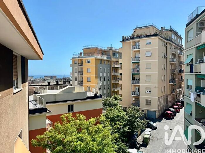 Appartamento trilocale in vendita in Via Carlo Bonanni, Genova