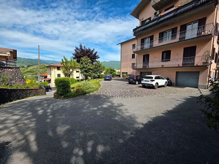 Appartamento con 5 locali in vendita in Via Debbia, Castelnuovo Di Garfagnana