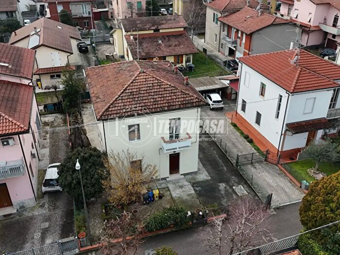 Casa con 7 locali in vendita in Forli