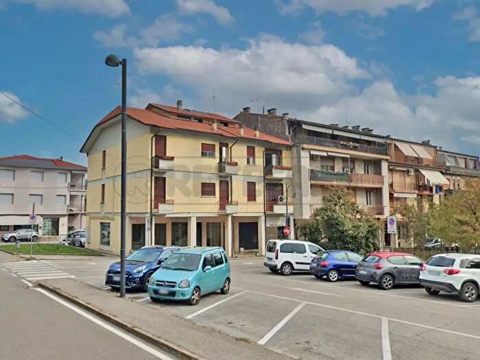 Appartamento con 5 locali in vendita in Piazza G Mazzini, Trissino