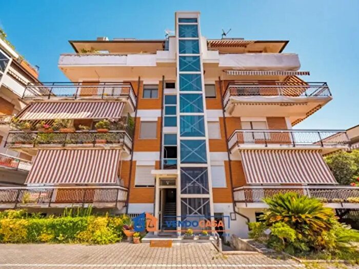 Appartamento trilocale in vendita in Via San Leonardo, Massa
