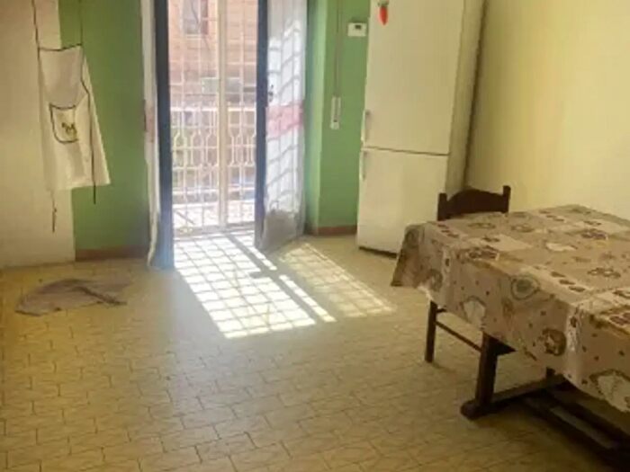 Appartamento trilocale in vendita in Via Oliveri, Roma