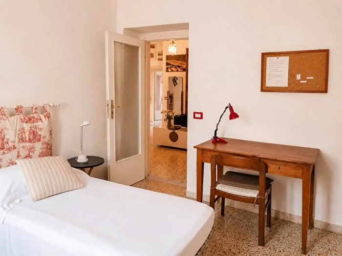 Appartamento con 5 locali in affitto in Firenze