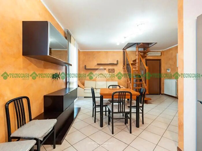 Case in Vendita e in Affitto - 2