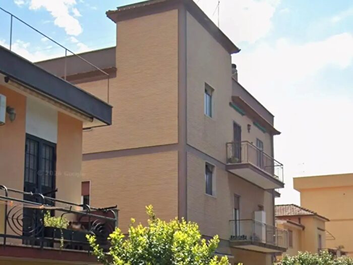 Appartamento con 5 locali in affitto in Via Davide Albertario, Roma