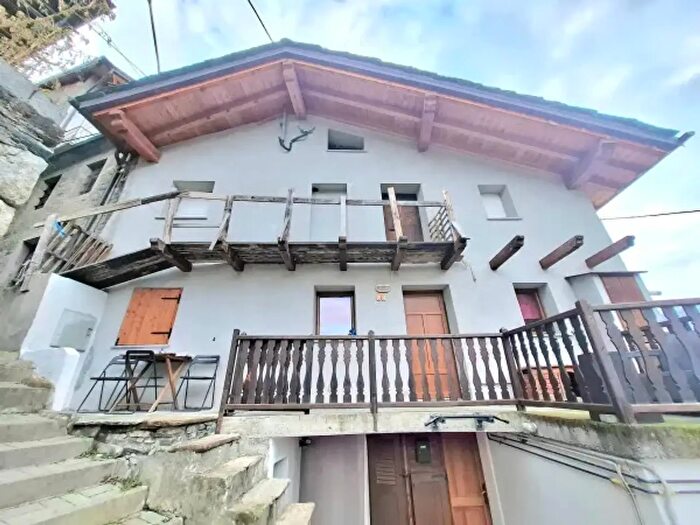 Casa trilocale in vendita in Frazione Devin, Montjovet