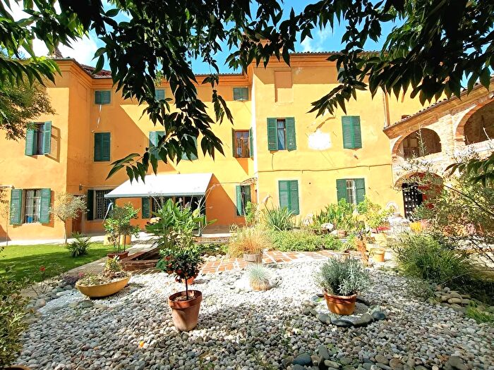 Casa con 16 locali in vendita in Pontestura