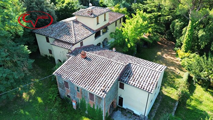 Casa con 15 locali in vendita in Penna, Terranuova Bracciolini