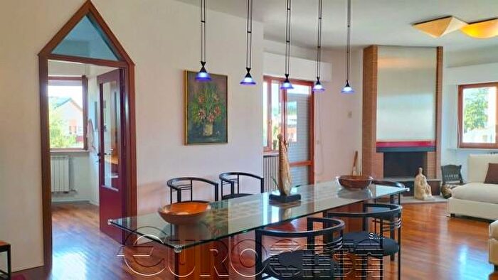 Appartamento con 5 locali in vendita in Via Unità dìitalia, Umbertide