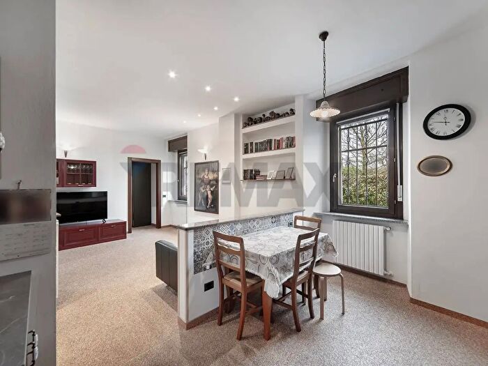 Appartamento trilocale in vendita in Piazza Giovanni XXIII, Correzzana