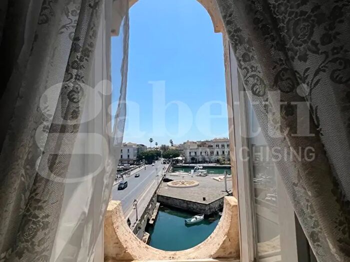 Appartamento con 5 locali in vendita in Via della Dogana, Siracusa