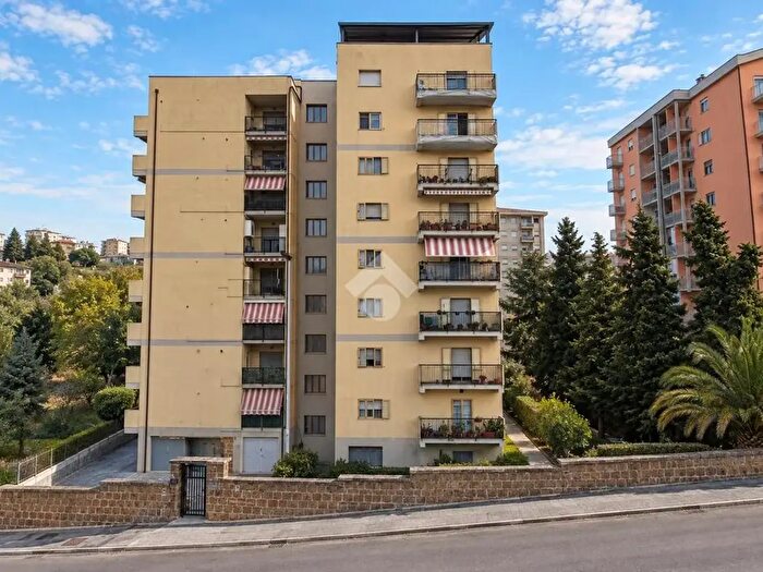 Appartamento quadrilocale in vendita in Via Camillo De Ritis, Ortona
