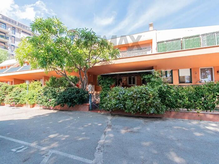 Casa con 5 locali in vendita in Via Alba Guli', Palermo