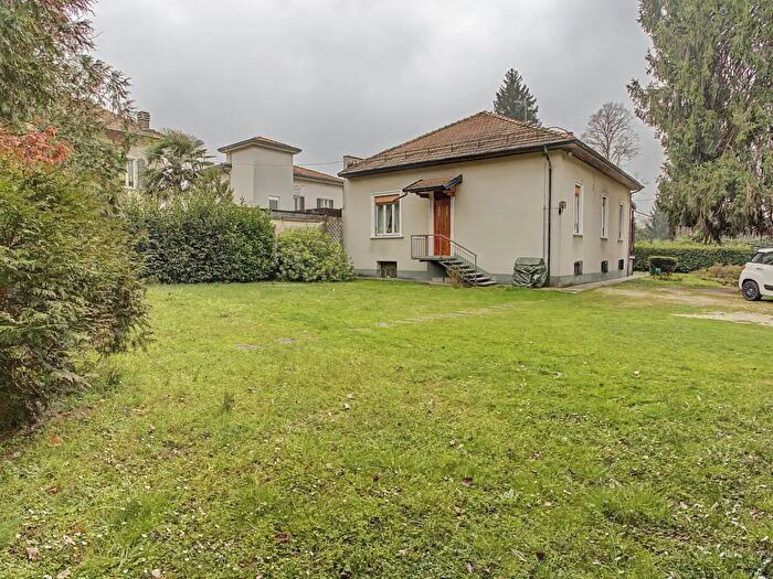 Casa con 7 locali in vendita in Via Giuseppe Mazzini, Arcisate