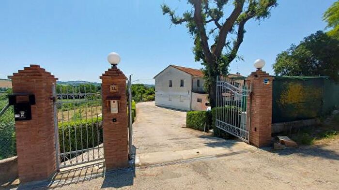 Casa con 6 locali in vendita in Strada del Rosciolo, Senigallia