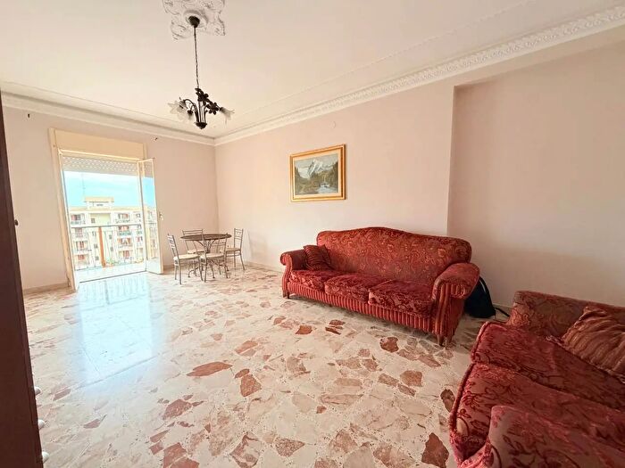 Appartamento trilocale in vendita in Via Grottasanta, Siracusa