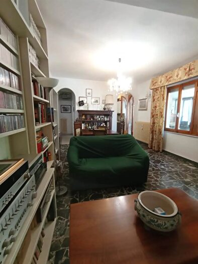 Appartamento trilocale in affitto in Torrita Di Siena