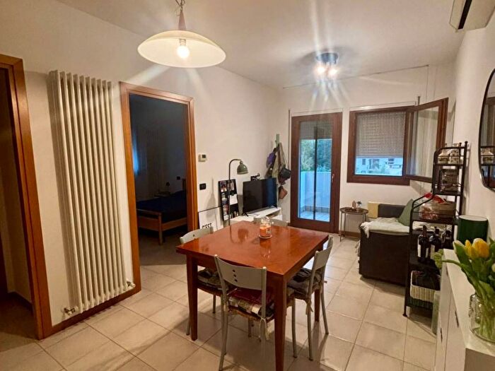 Appartamento bilocale in affitto in Via Cansiglio, San Bortolo, Vicenza